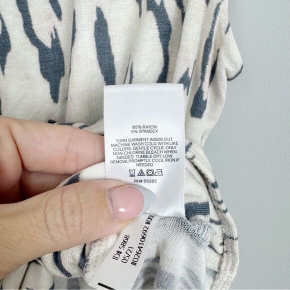 EXPRESS | NEW Animal Print Leopard Sleeveless Turtleneck Bodysuit Women’s Size S - Picture 7 of 7